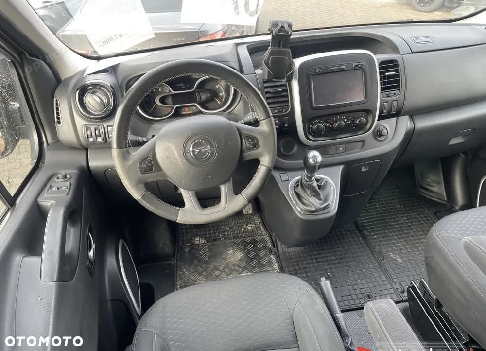 Opel Vivaro - 11