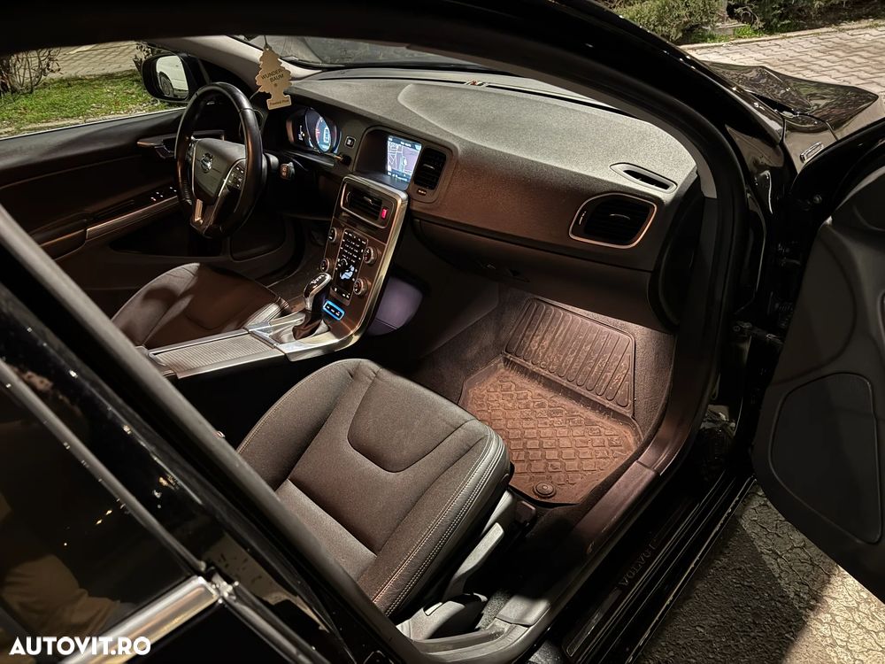 Volvo V60 D6 Twin Engine Geartronic Momentum - 10