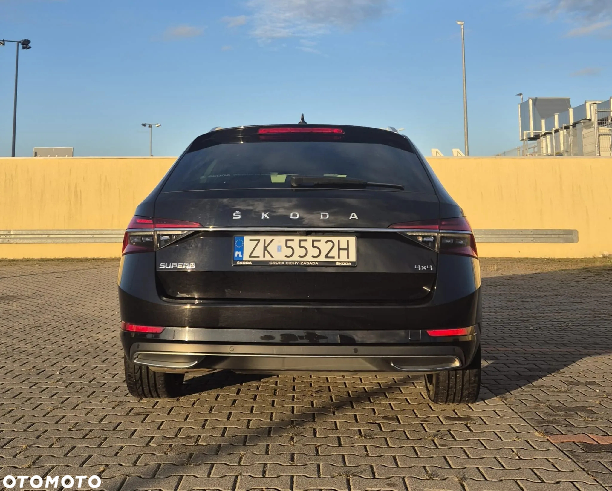 Skoda Superb 2.0 TDI SCR 4x4 L&K DSG - 14