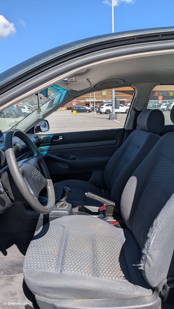 Audi A4 1.9 TDI Confort - 9