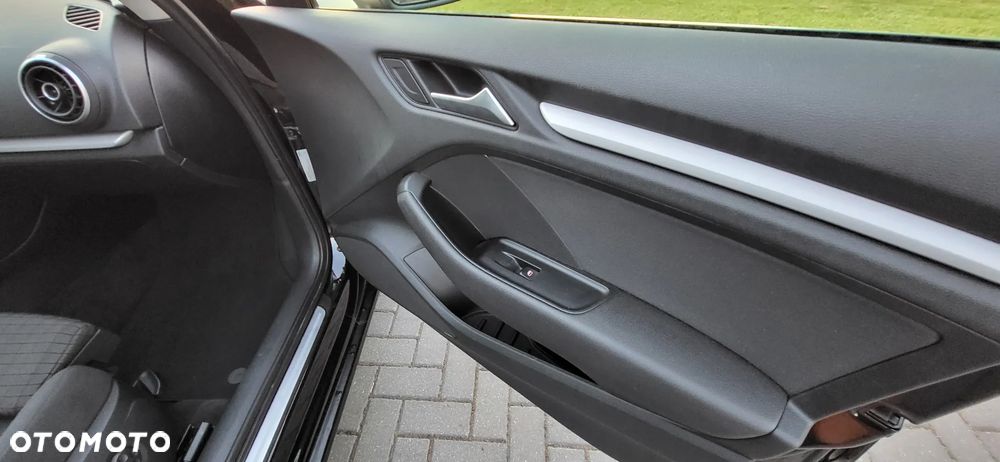Audi A3 Sportback 2.0 TDI Attraction S tronic - 29