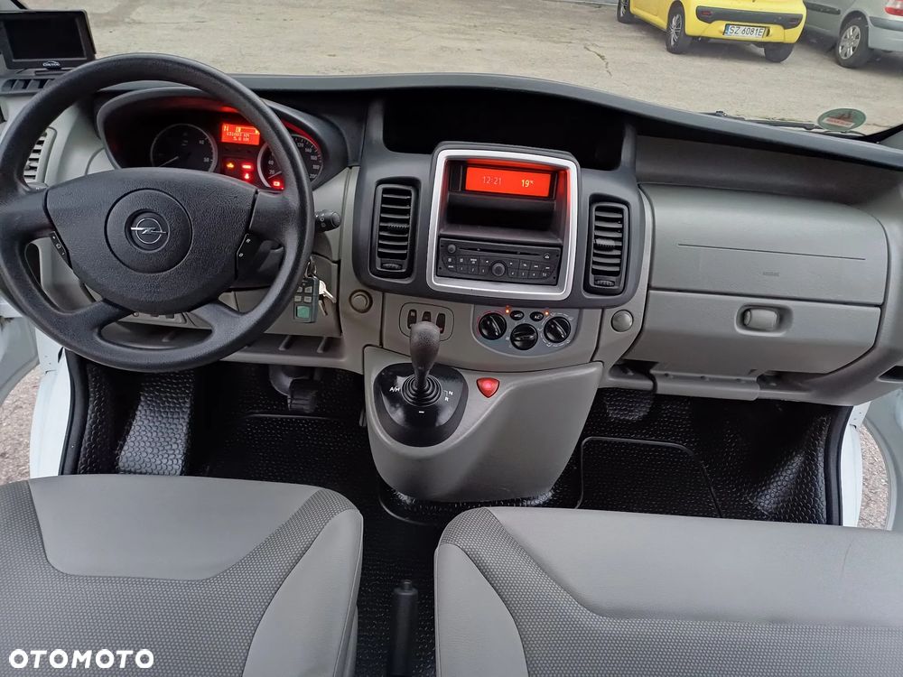 Opel Vivaro - 12
