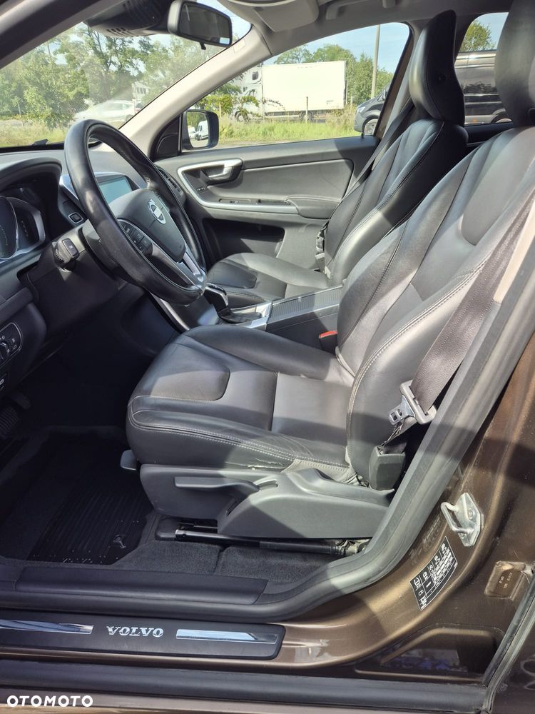Volvo XC 60 D4 AWD Summum - 6