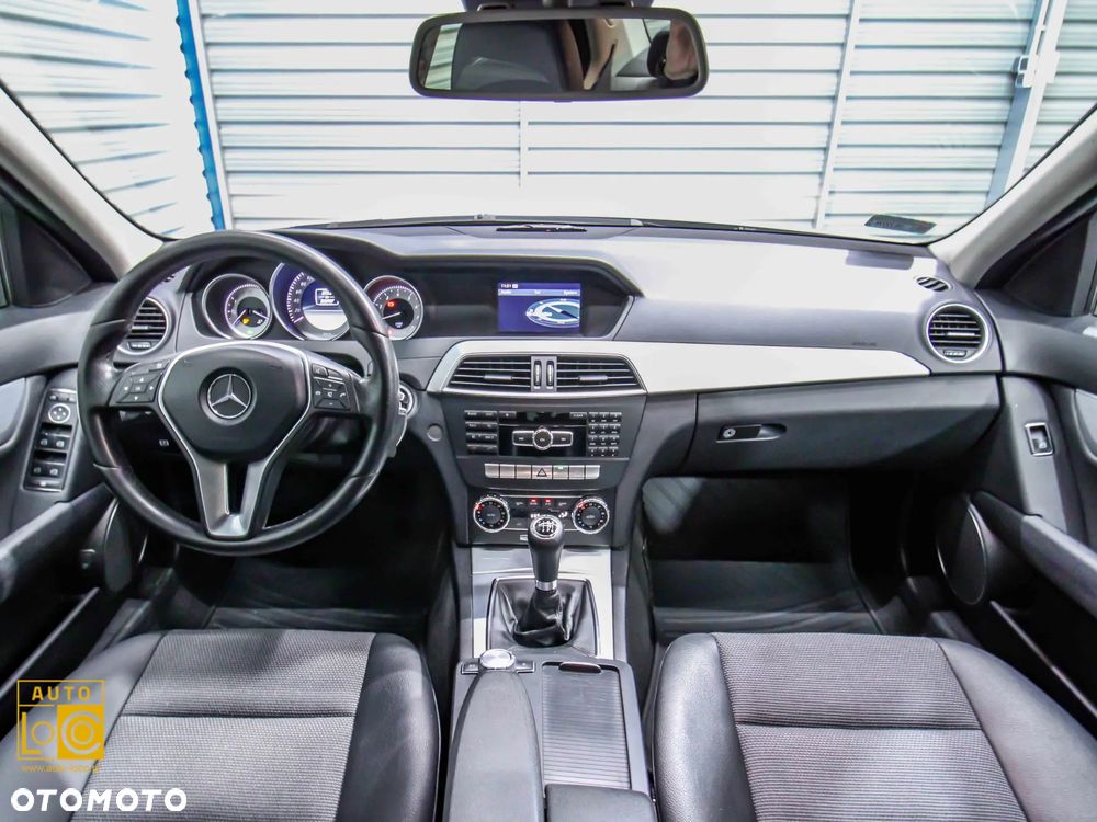 Mercedes-Benz Klasa C 180 CGI BlueEff Avantgarde - 5