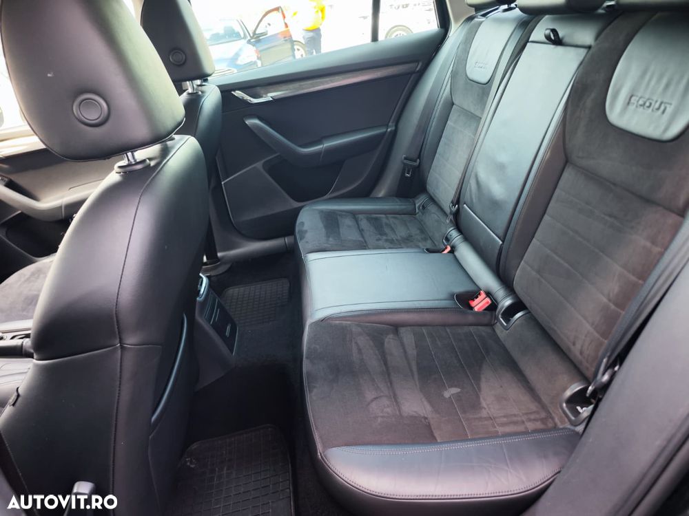 Skoda Octavia 2.0 TDI 4X4 DSG Scout - 14