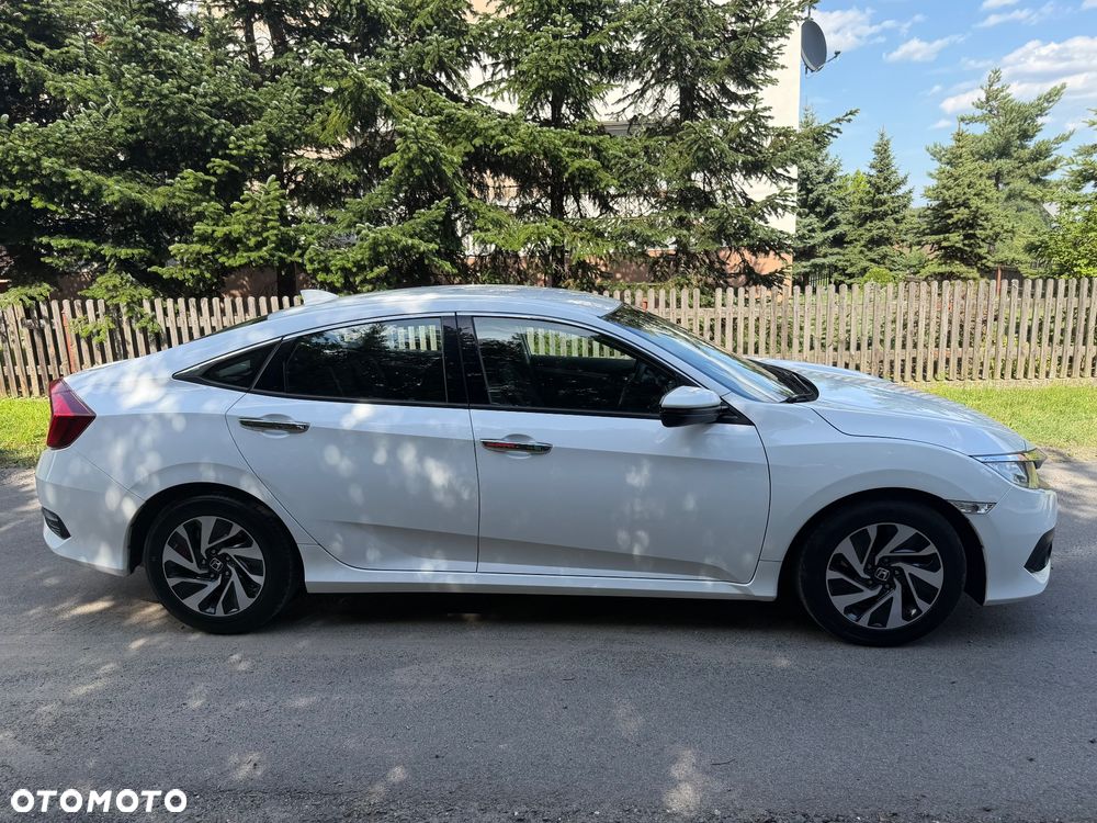 Honda Civic 1.5 i-VTEC Turbo CVT Elegance - 31