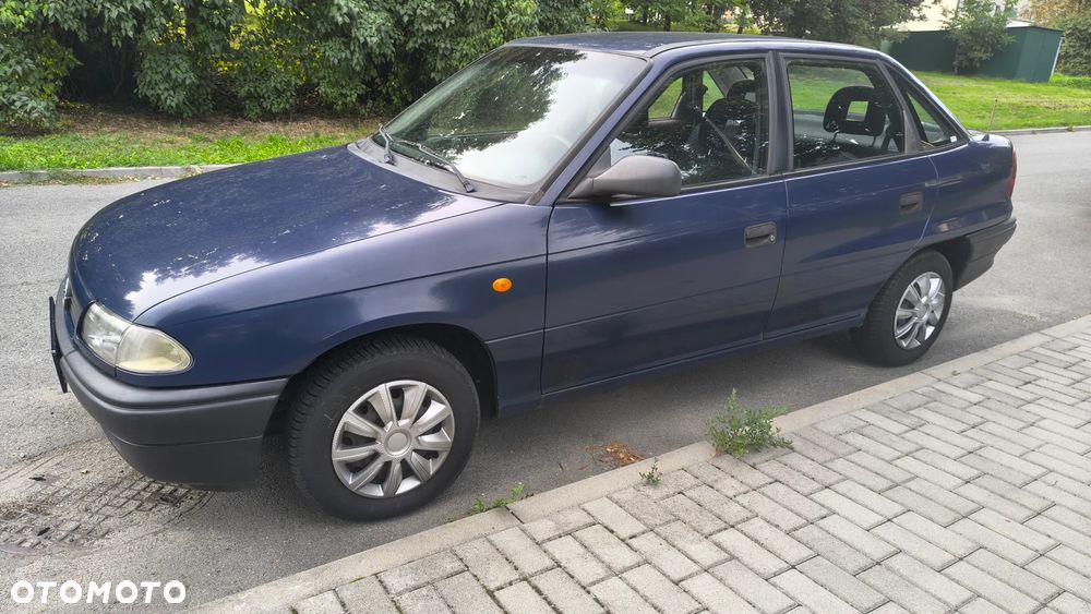 Opel Astra 1.4 Base - 1