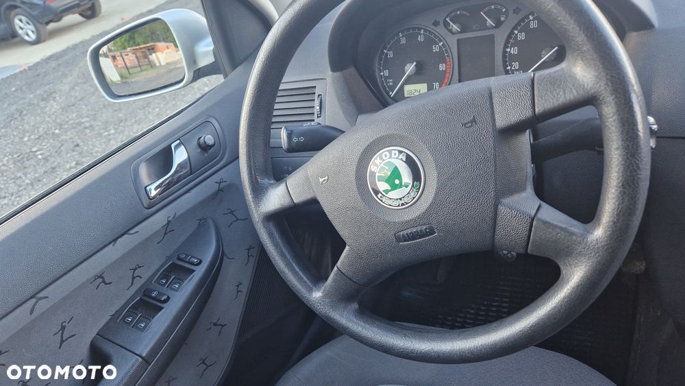 Skoda Fabia 1.4 16V Elegance - 11