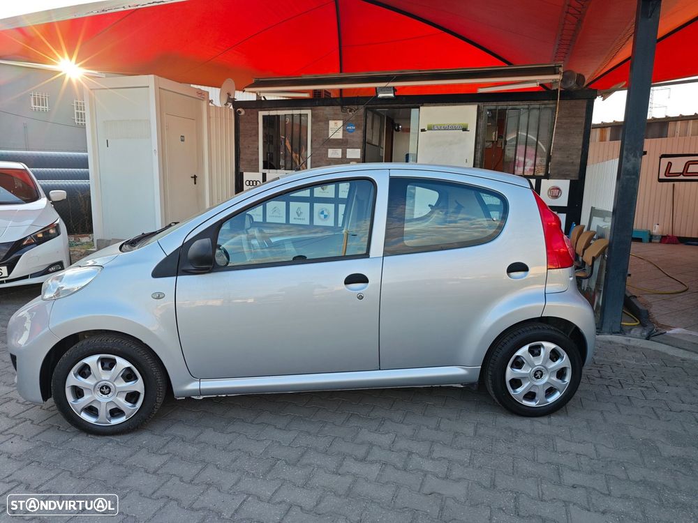 Peugeot 107 2012 photo 2