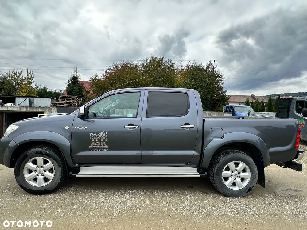 Toyota Hilux 2.5 D-4D DLX - 12