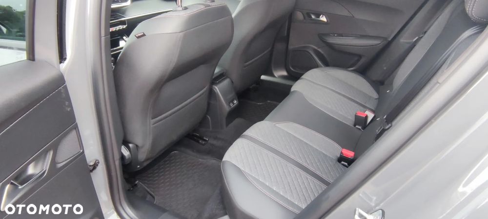 Peugeot 2008 PureTech 130 Allure S&S EAT8 - 13