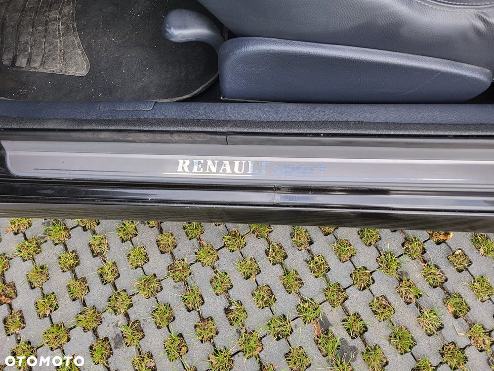 Renault Clio 2.0 16V Sport - 23