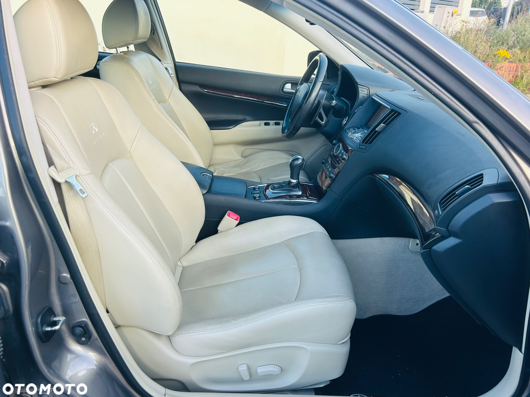 Infiniti G G37 AWD - 27