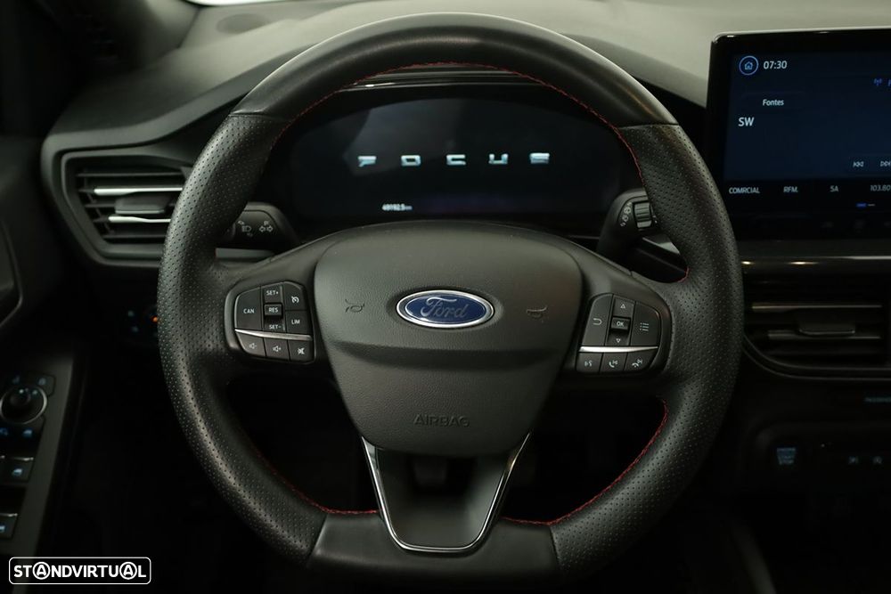 Ford Focus 1.0 EcoBoost MHEV ST-Line X - 15