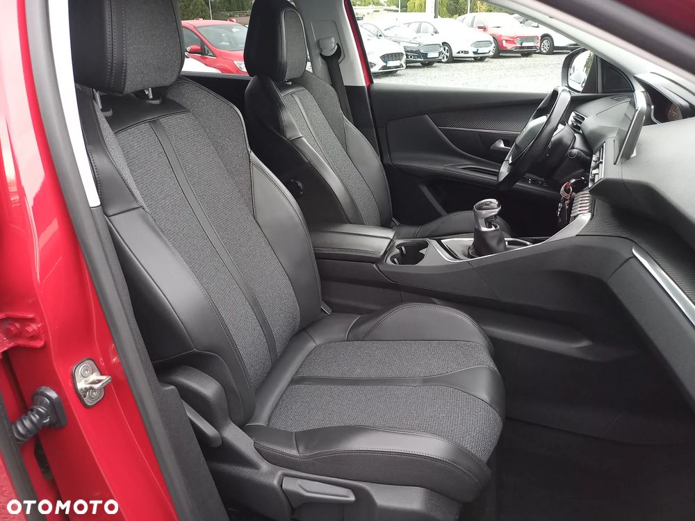 Peugeot 5008 BlueHDI 130 Allure Business-Paket - 23