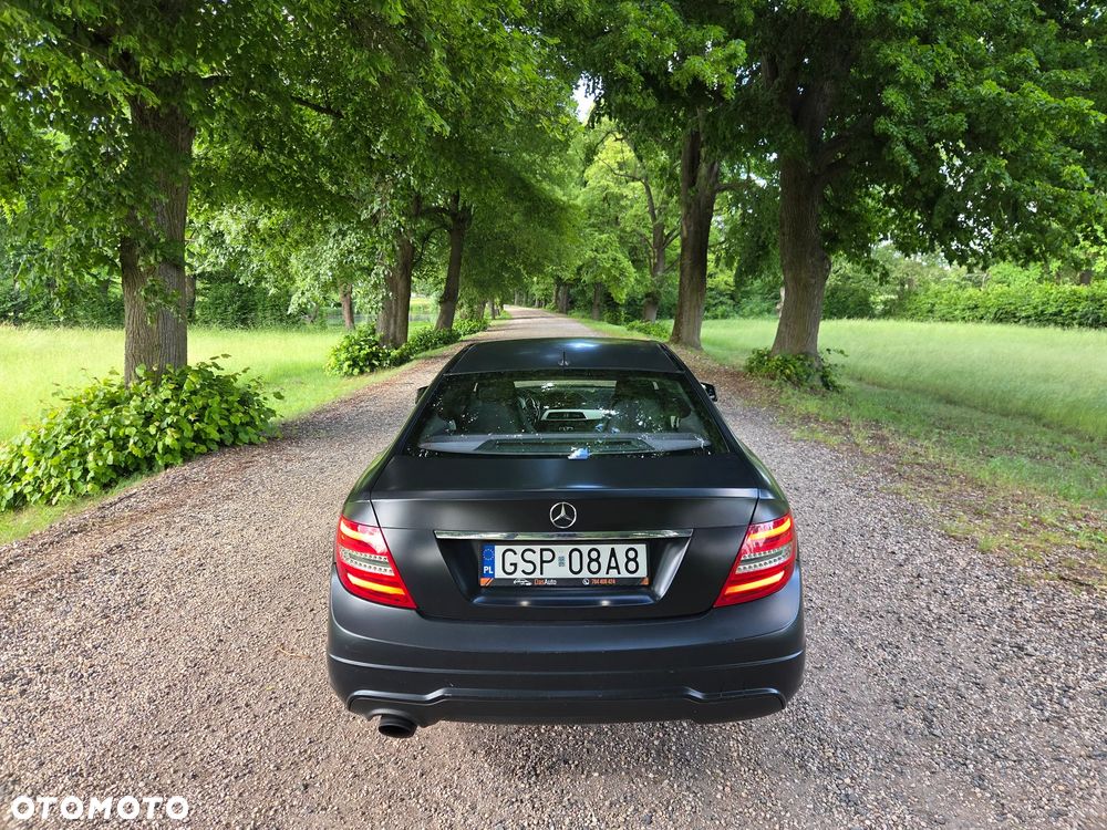 Mercedes-Benz Klasa C 250 CGI BlueEff - 11