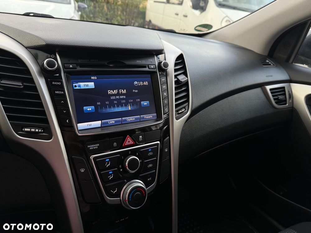 Hyundai i30 blue 1.6 CRDi Passion - 31
