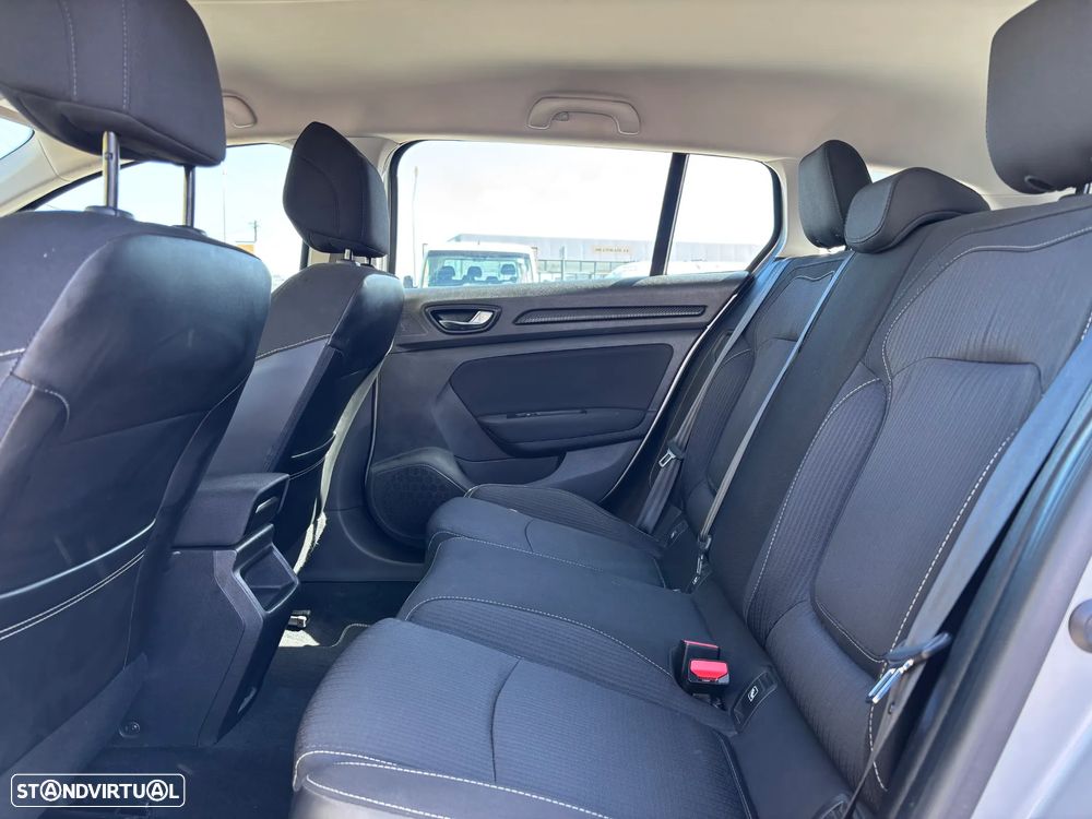 Renault Mégane Sport Tourer 1.5 dCi Zen ECO - 12