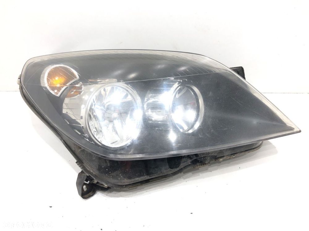 REFLEKTOR PRAWY PRZÓD - 278.00 PLN - OPEL ASTRA H Kombi (A04) 2004 - 2014 1.7 CDTI (L35) 81 kW [110 - 1