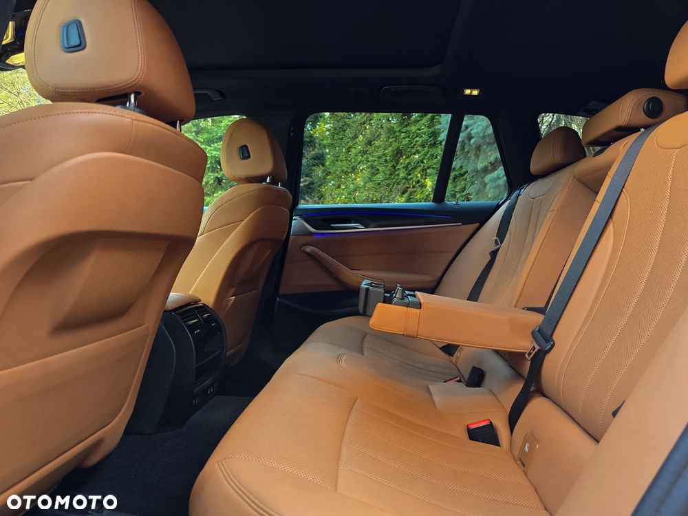 BMW Seria 5 530d xDrive mHEV M Sport sport - 32