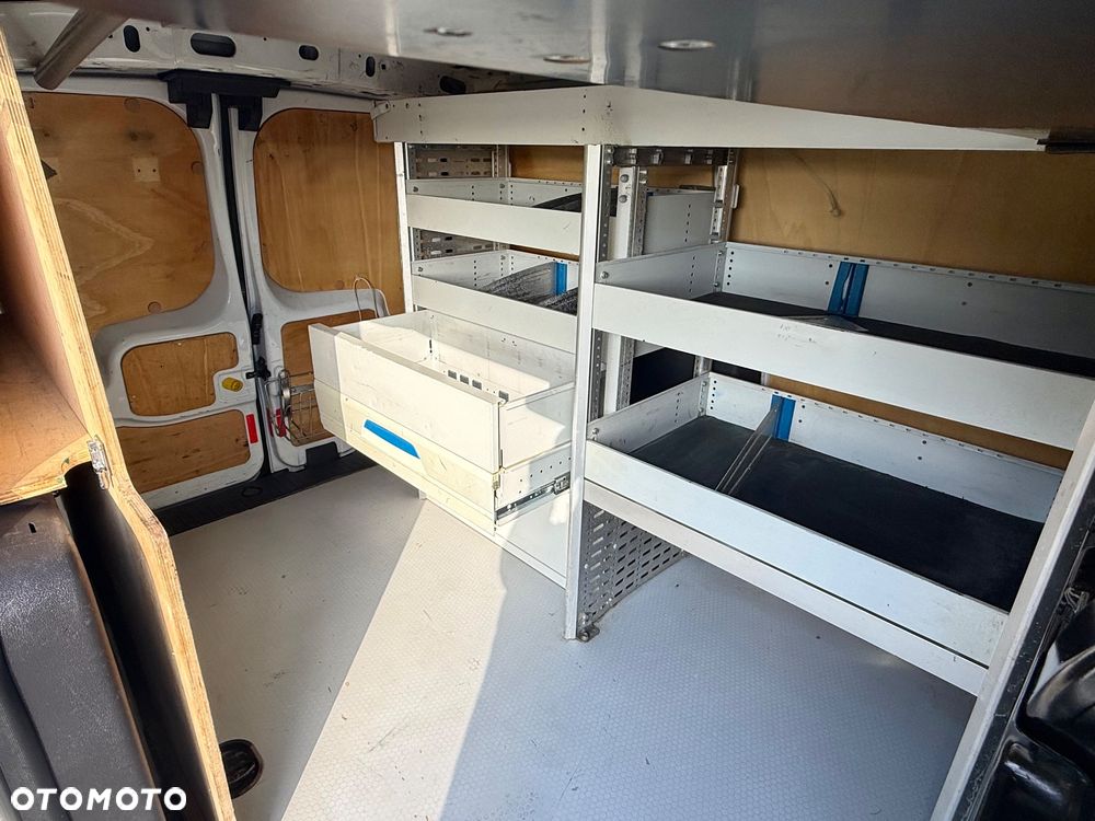 Ford Transit Connect - 14