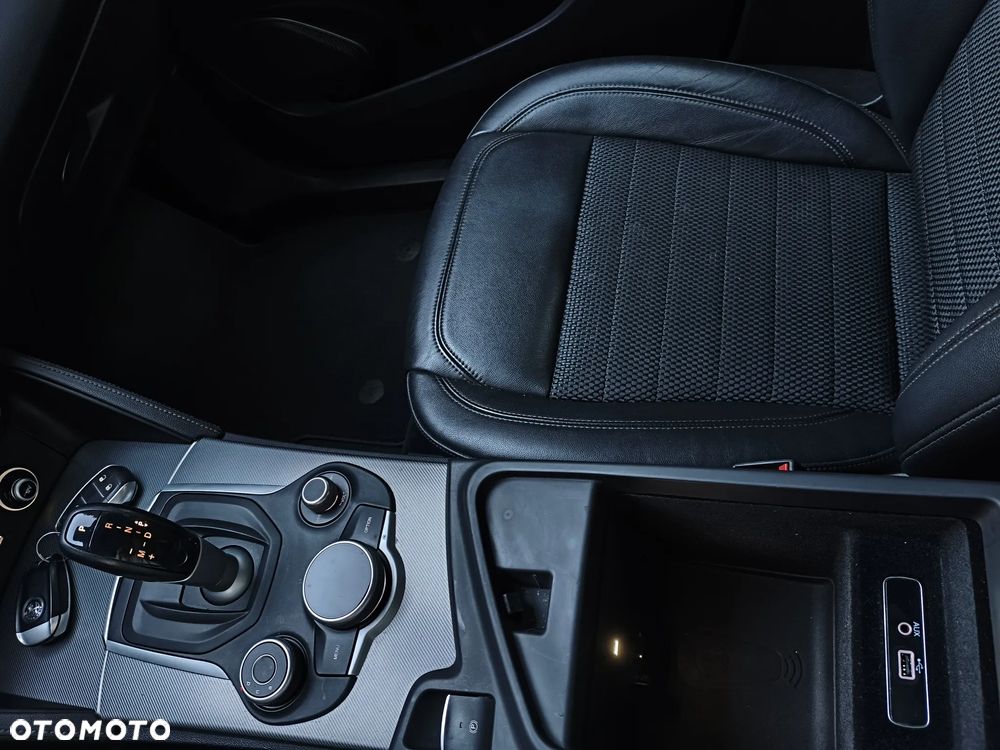 Alfa Romeo Stelvio 2.2 16V AT8 Q4 Super - 34