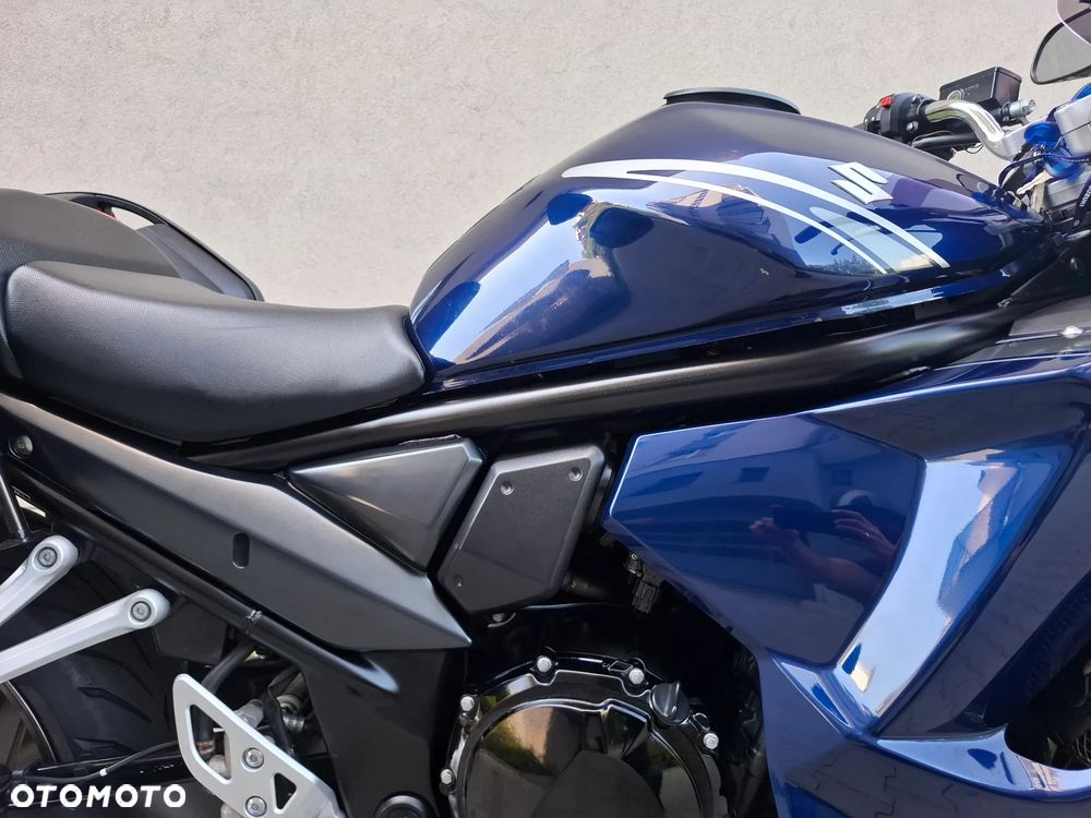 Suzuki GSX - 31