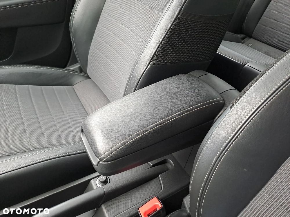 Skoda RAPID 1.0 TSI Ambition - 25