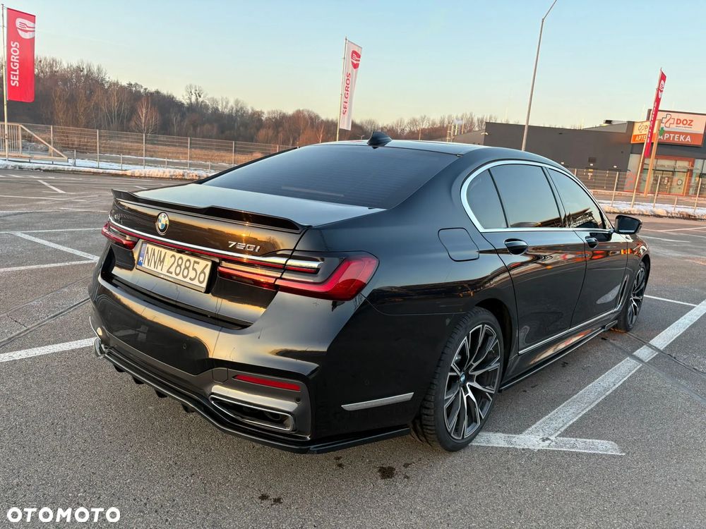 BMW Seria 7 750i xDrive sport - 16