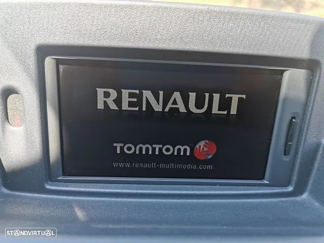 Renault Clio 1.2 16V Confort - 12