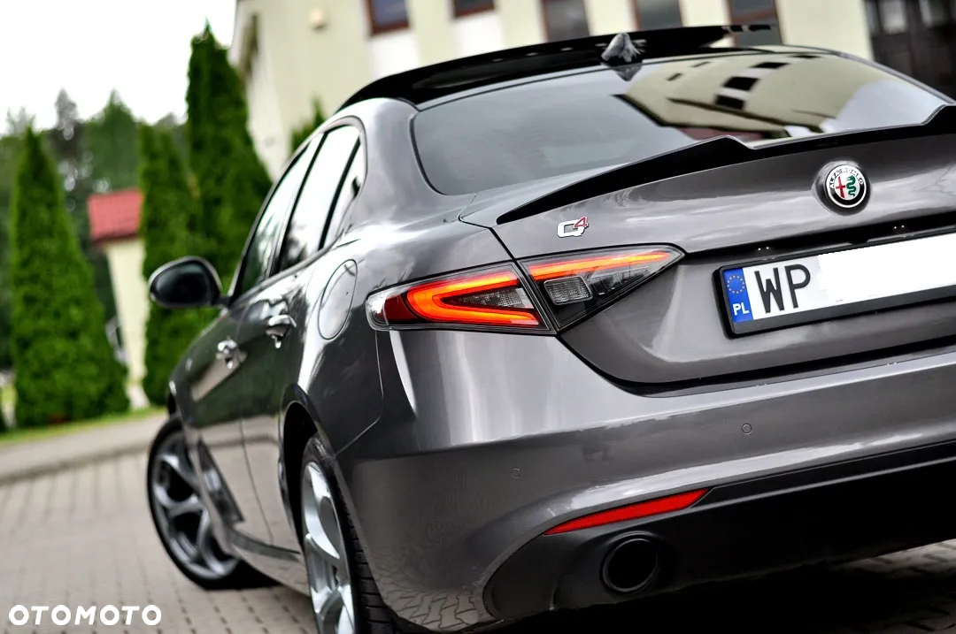 Alfa Romeo Giulia 2.0 Turbo 16V AT8-Q4 Ti - 5