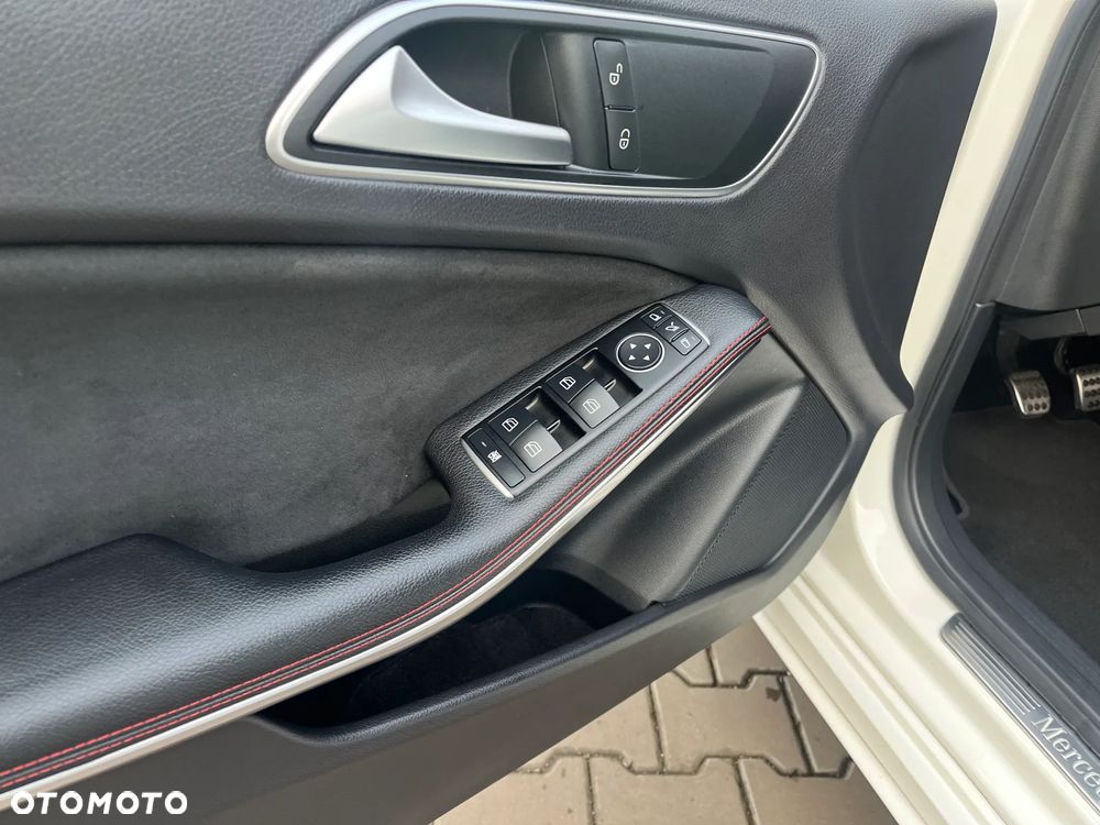 Mercedes-Benz Klasa A 180 AMG Line - 12