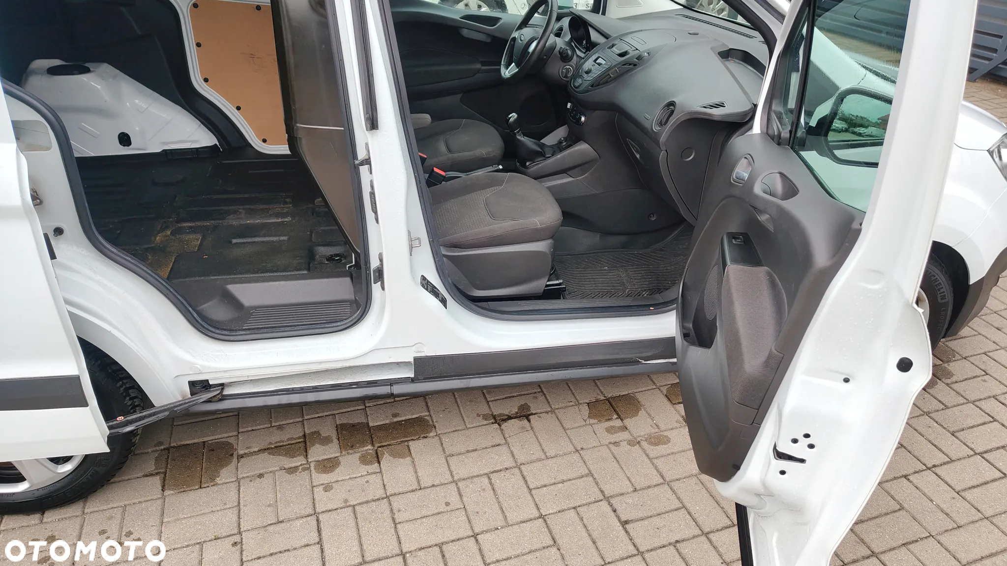 Ford Transit Courier - 6