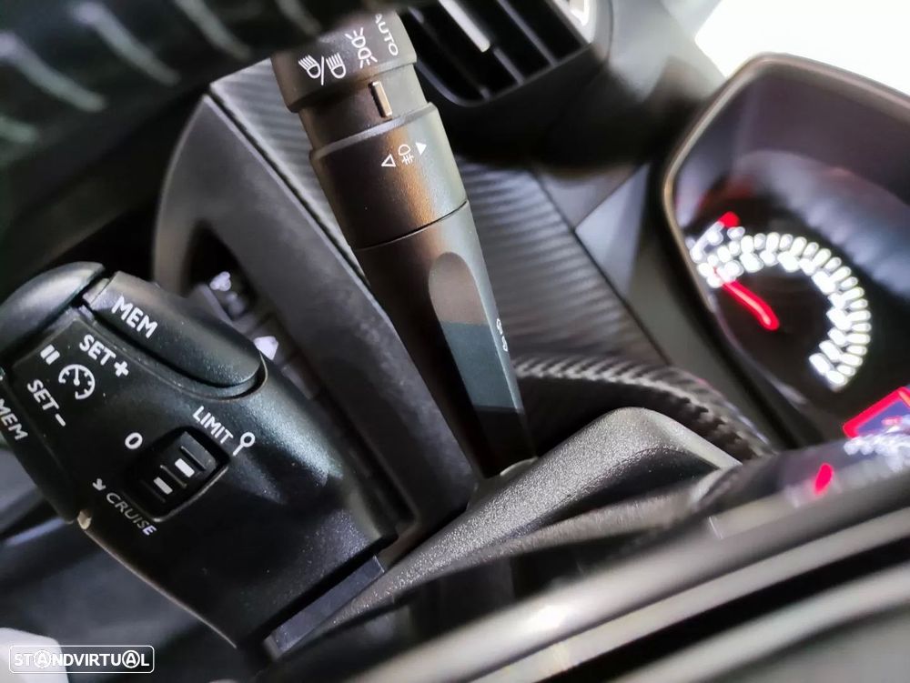 Peugeot 208 PureTech 100 Style - 15