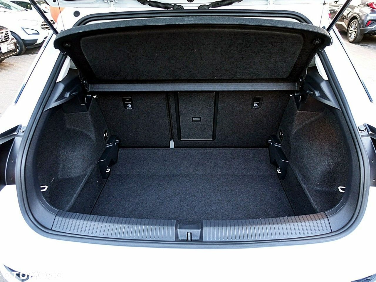 Volkswagen T-Roc - 17