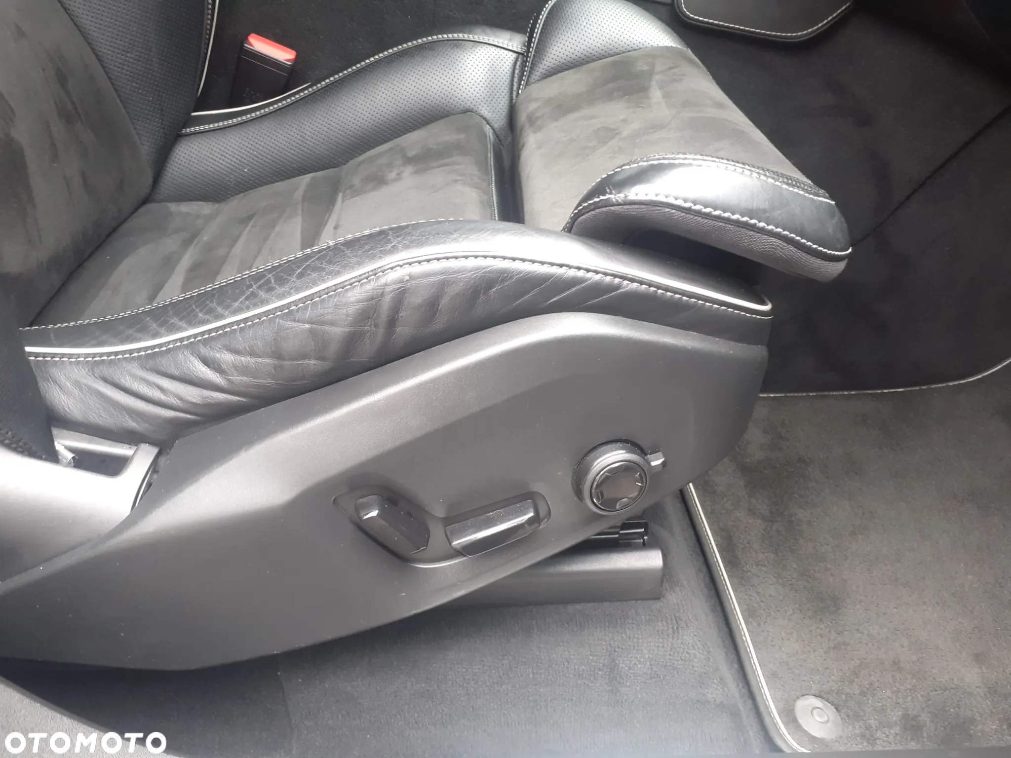 Volvo XC 90 D4 FWD R-Design 7os - 28