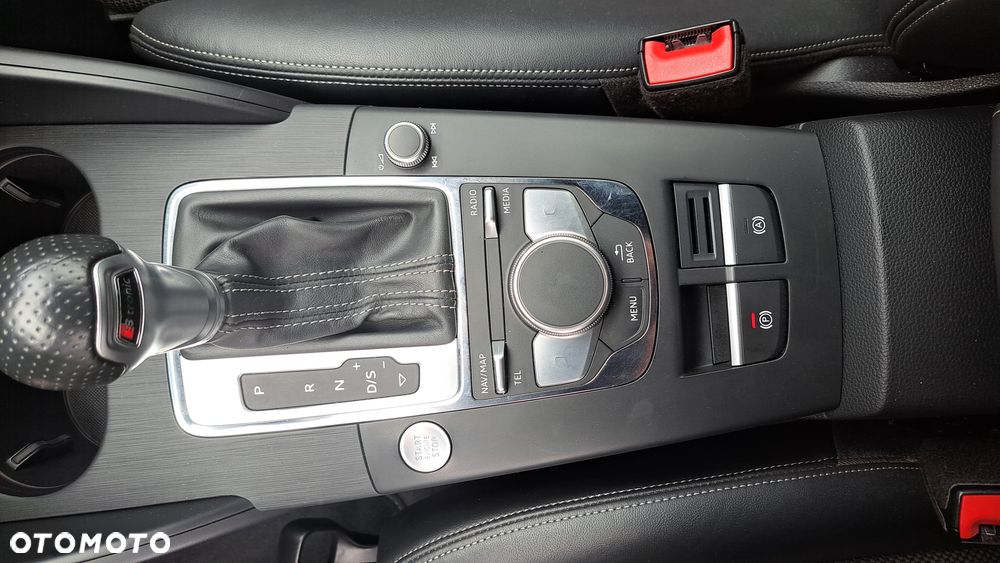 Audi A3 Limousine 40 TFSI quattro S tronic design - 35