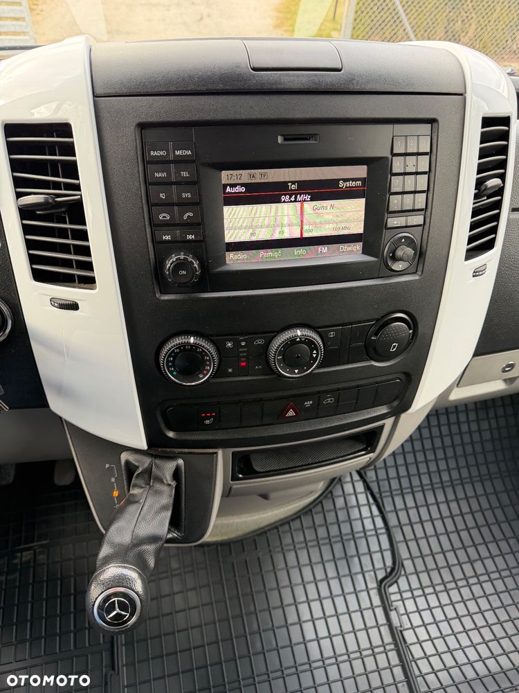 Mercedes-Benz Sprinter - 16