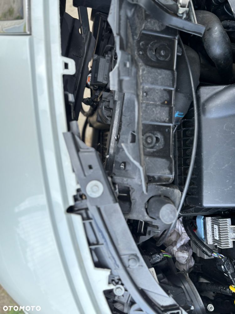 Peugeot 3008 Hybrid4 - 24