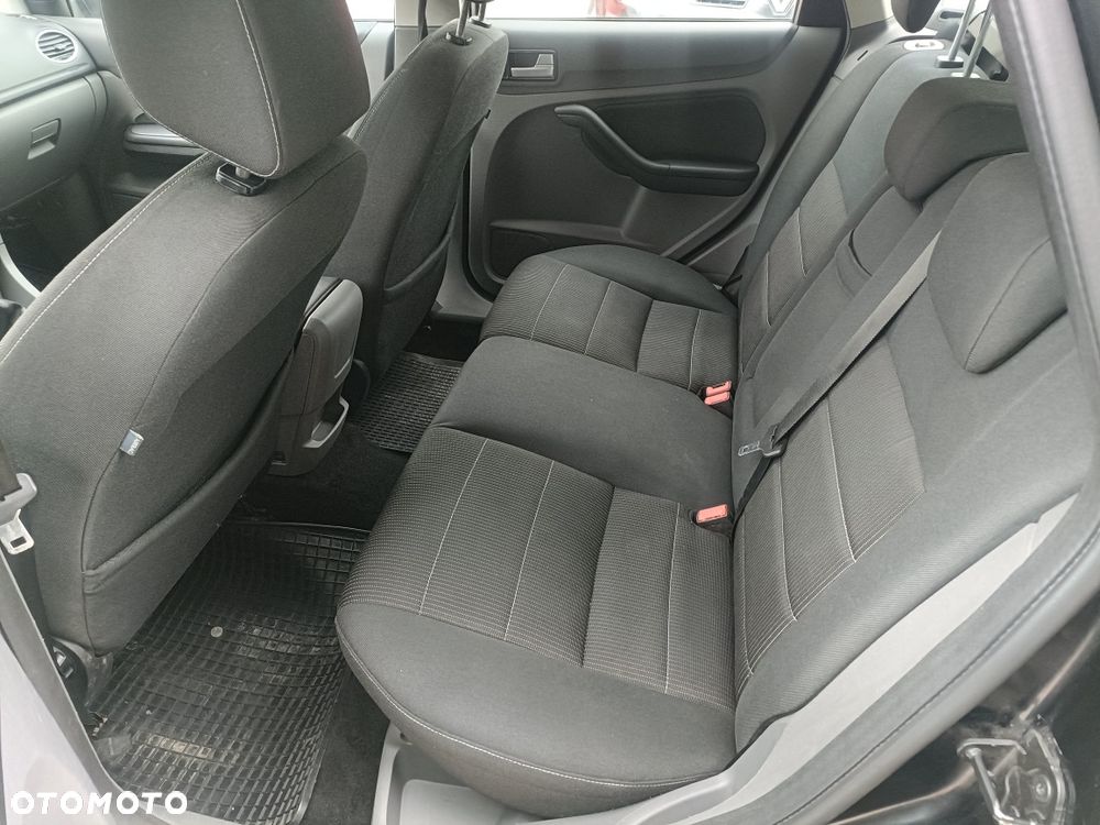 Ford Focus - 8