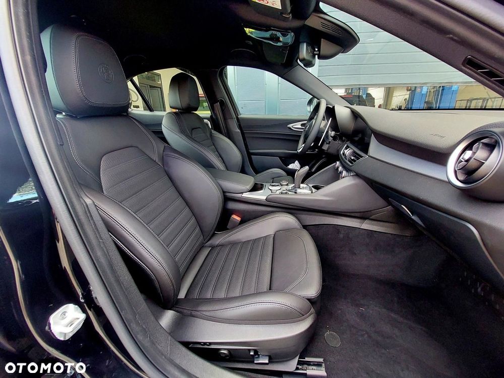 Alfa Romeo Giulia 2.2 D Turbo Sprint Q2 - 12