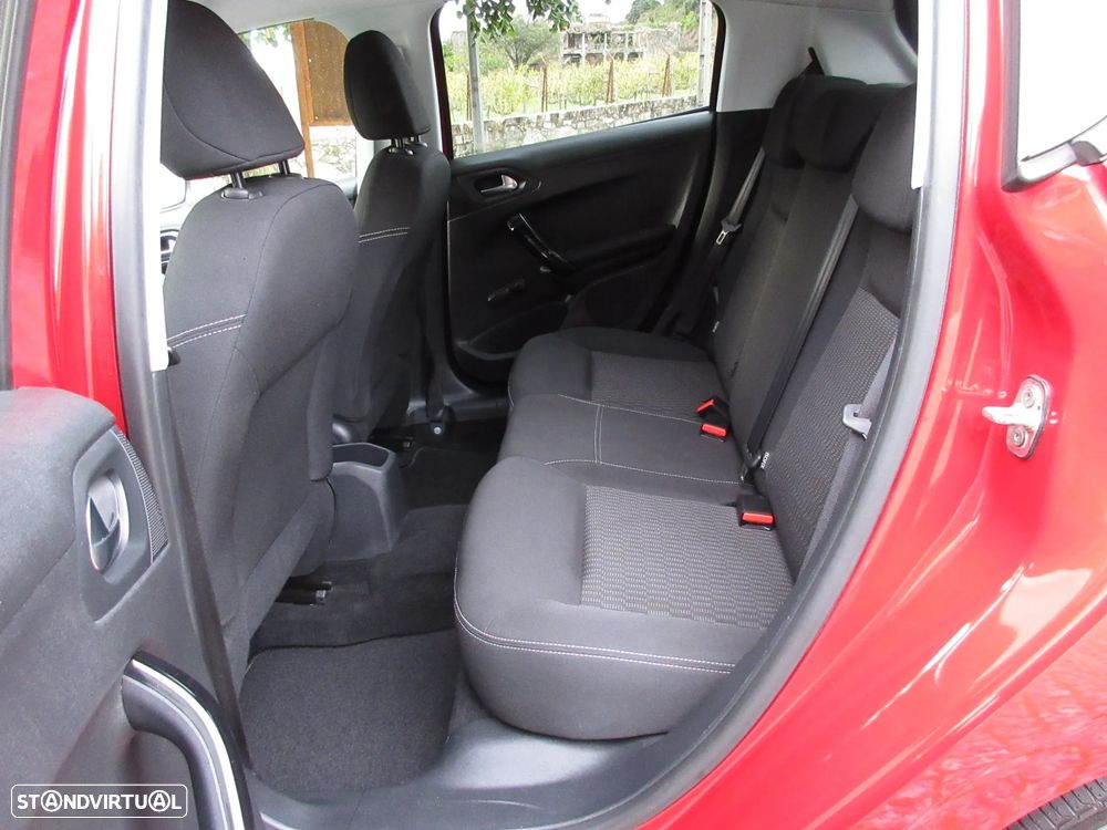 Peugeot 208 1.2 VTi SE Style - 22