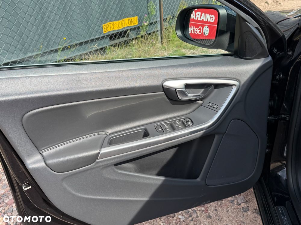 Volvo V60 D3 Drive-E Momentum - 16