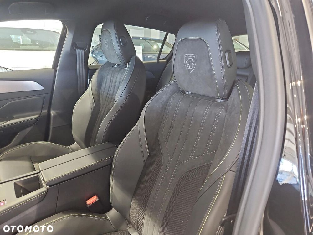 Peugeot 308 1.2 mHEV GT Exclusive S&S e-DCS6 - 12