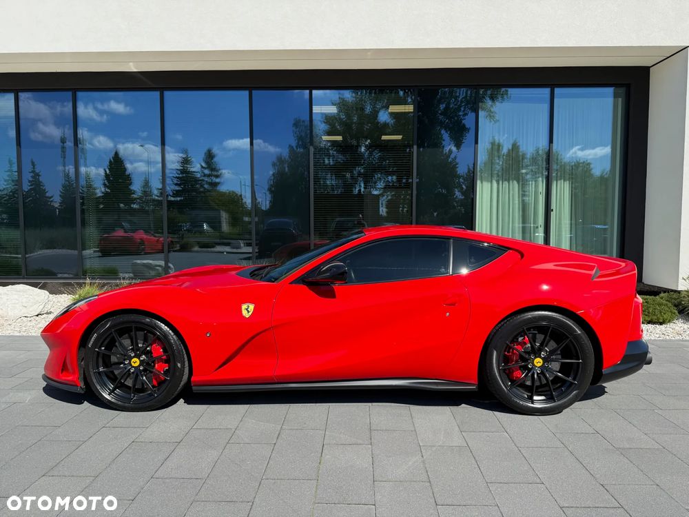 Ferrari 812 Superfast - 7
