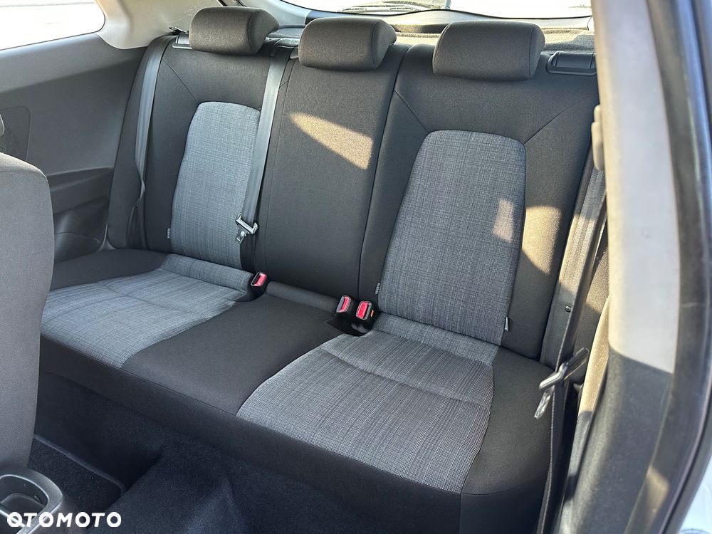 Kia ProCeed 1.4 M - 12