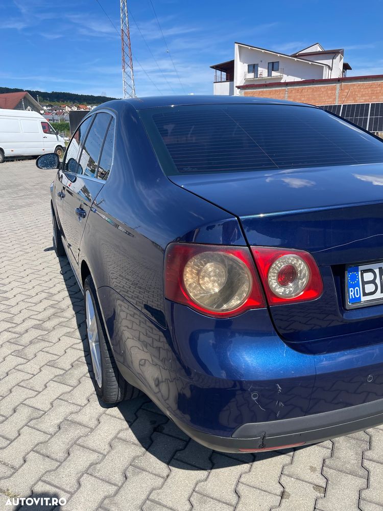Volkswagen Jetta 2.0 FSI Comfortline - 7