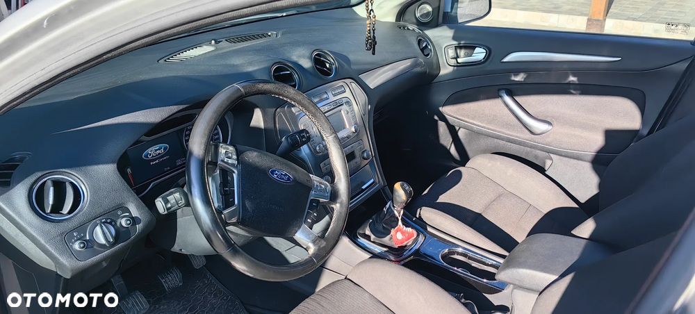 Ford Mondeo 2.0 Ambiente - 6