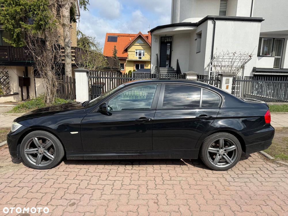 BMW Seria 3 318i Edition Exclusive - 4