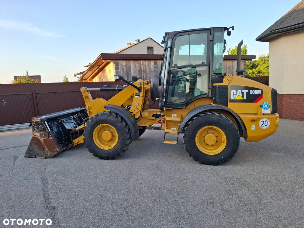 Caterpillar CAT 908 M - 3